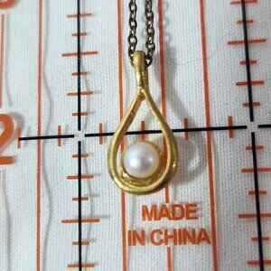 Vintage Pendant Necklace with Pearl Bead On Gold Teardrop with Chain